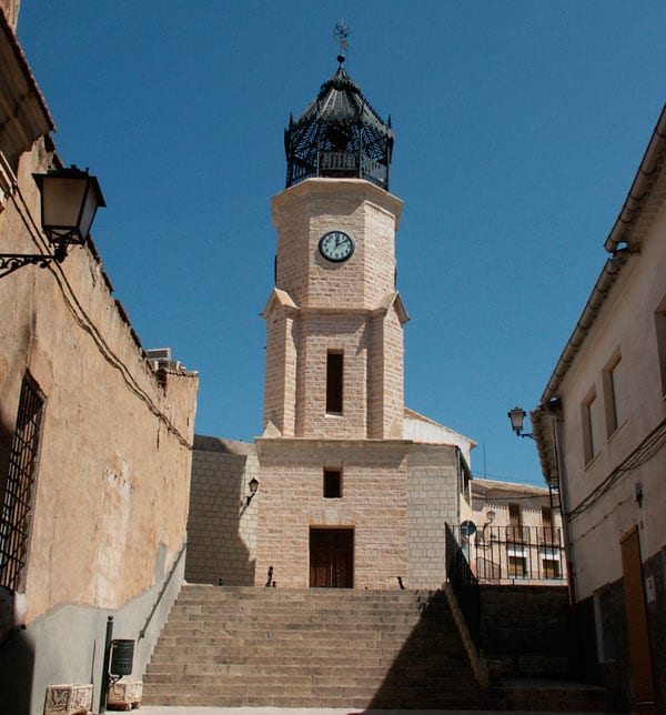 Pinoso-Torre del reloj vista frontal
