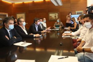 Mazón respalda la propuesta piloto de Benidorm de cerrar un corredor turístico seguro con Reino Unido